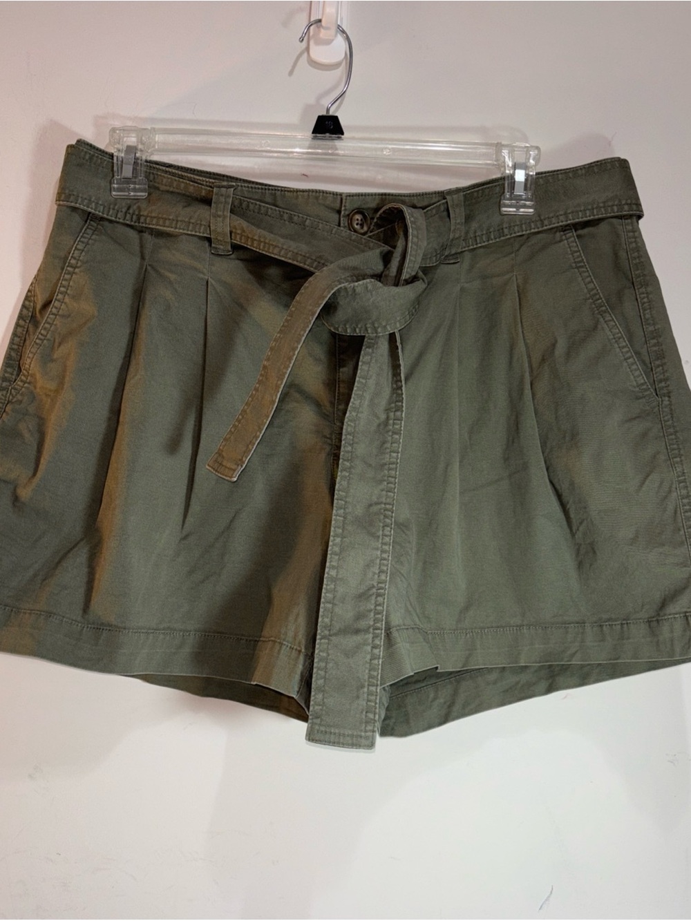 a.new day Women's Olive Tie-Waist Shorts. 908
